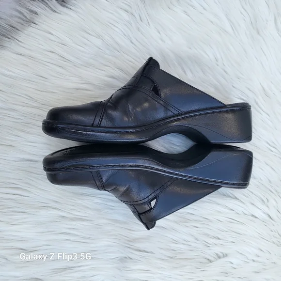 Clarks Black Slip On Loafers Mules 7M - Picture 10 of 12